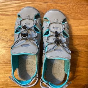 New Eddie Bauer sandal/water shoes New